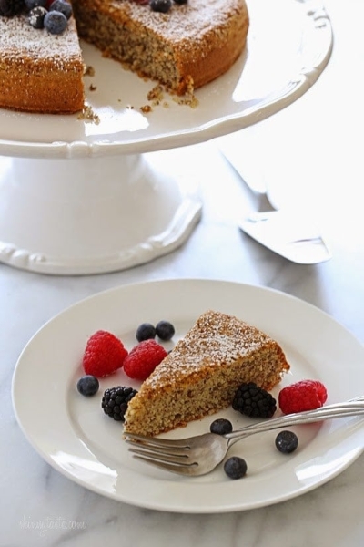 5-Ingredient Almond Cake (Gluten-Free)
