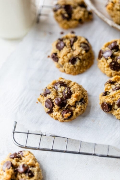 Healthy Chocolate Chip Oat Cookies