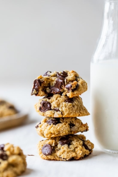 Healthy Chocolate Chip Oat Cookies