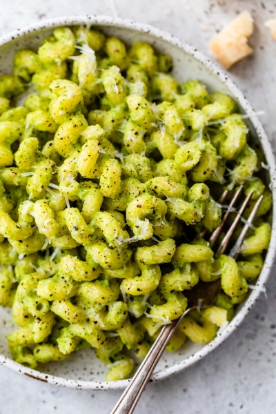 Pasta with Creamy Zucchini Sauce