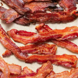 How To Make Bacon in The Oven (3 Ways)