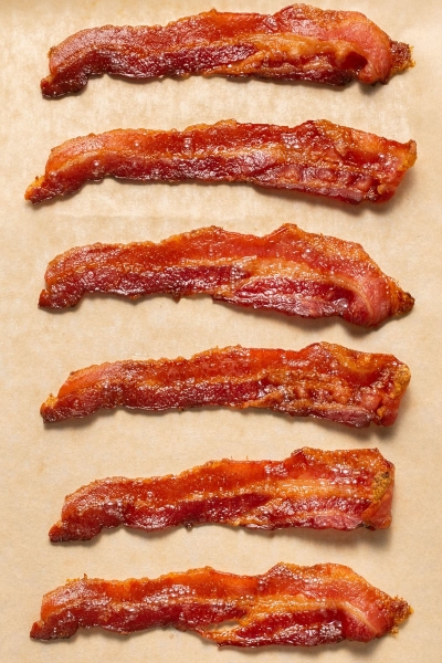 How To Make Bacon in The Oven (3 Ways)