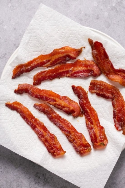 How To Make Bacon in The Oven (3 Ways)