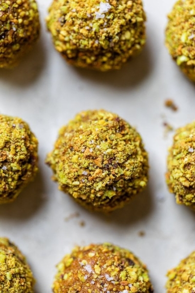 Pumpkin Pistachio Energy Balls - Taste Like Pumpkin Pie!