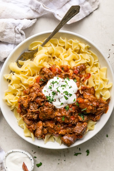 Slow Cooker Hungarian Goulash