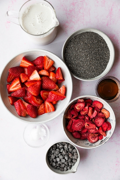 Chocolate-Covered Strawberry Chia Pudding